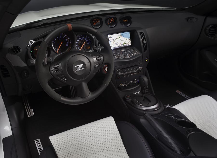 Торпедо Nissan 370Z Nismo Roadster Concept (Z34) 2015 года  (фото 20 из 21)